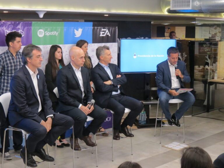 Presidente Macri apoya convenio con IMS y el Ministerio de Educación para promover capacidades digitales en los jóvenes