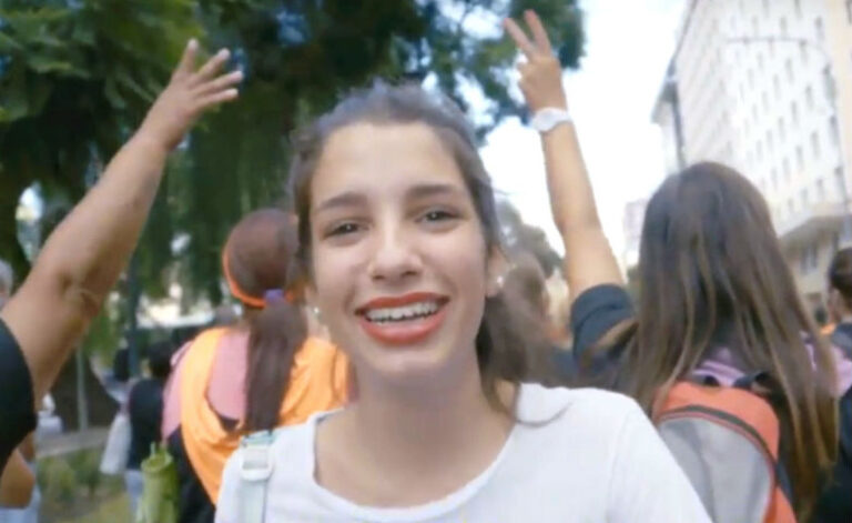 Chavo D’Emilio realiza producción audiovisual para apoyar la lucha por la equidad de género en Argentina