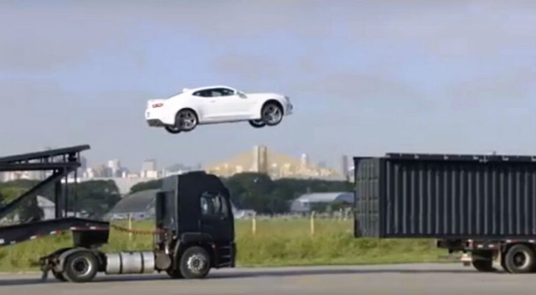 Espectacular festejo de Chevrolet por los 50 años del Camaro. Mirá los videos