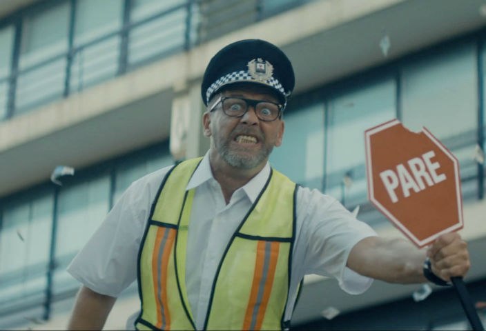 Mirá la nueva campaña de agua Kin creada por Hello_