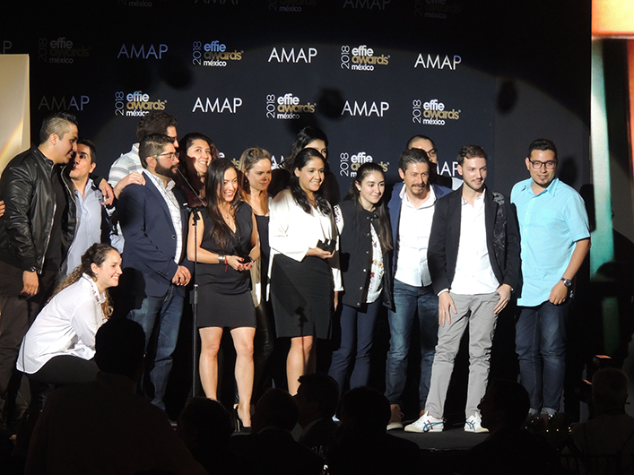 Nómades se llevó el Gran Effie por “Te hace falta ver más bax” para Tecate