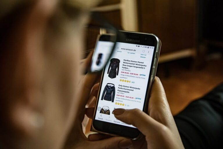 La mayoría de los clientes de los comercios online utiliza el celular para hacer sus compras