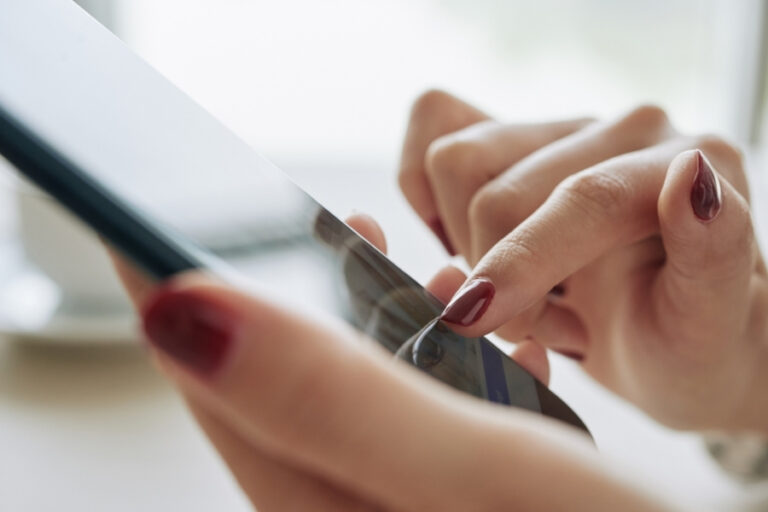 AppLovin adquiere a Adjust: una operación envuelta en la sombra de la polémica