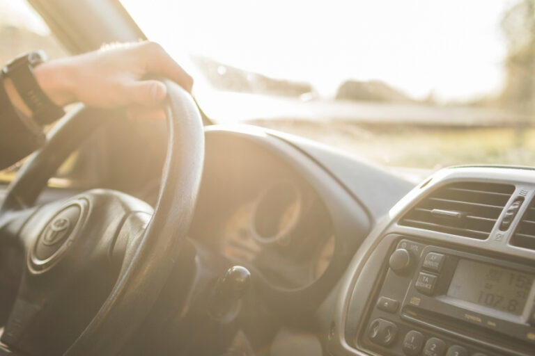 Las 5 razones por las que estrenar un auto nos da felicidad, según Toyota