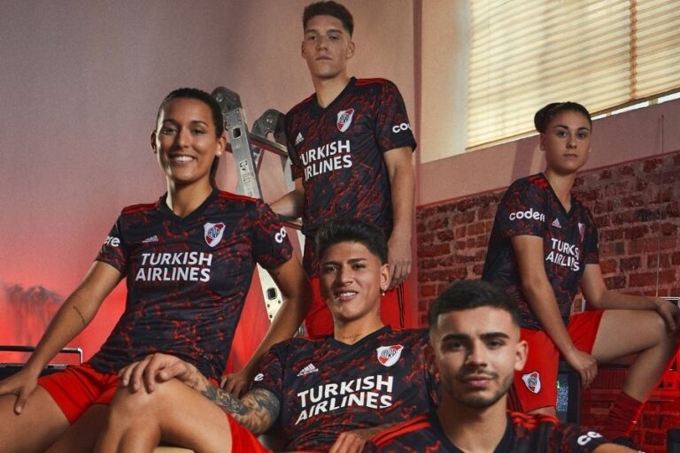Adidas presentó la nueva camiseta suplente de River Plate