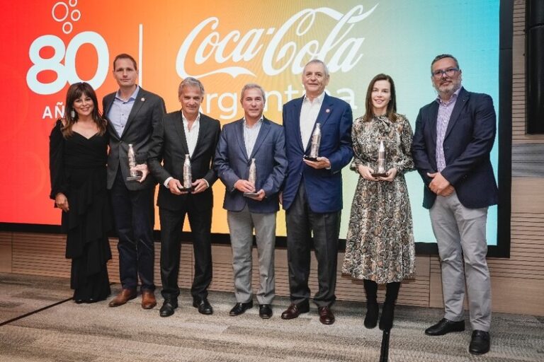 Coca Cola celebra 80 años en Argentina y renueva sus deseos para el futuro