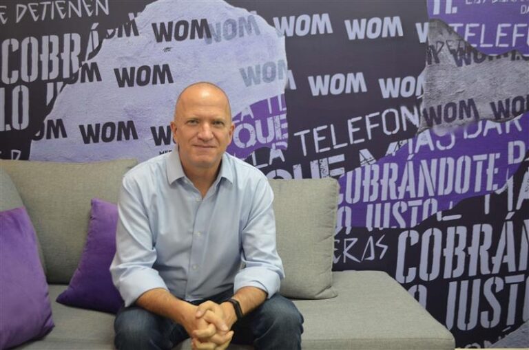 Colombia: WOM cumple dos años de operación y lanza una nueva estrategia de marca